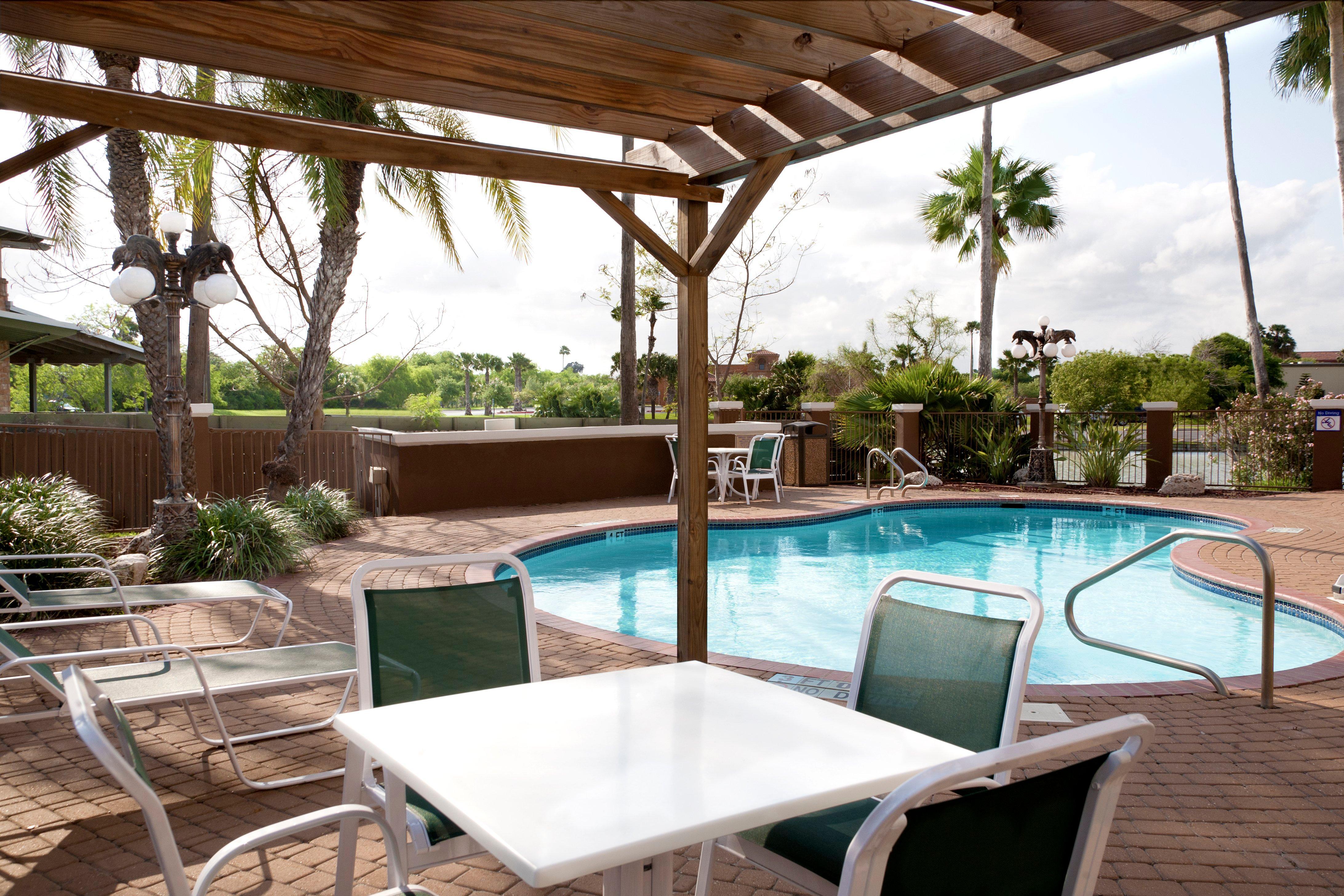 Holiday Inn Express Hotel And Suites Brownsville By Ihg Eksteriør billede