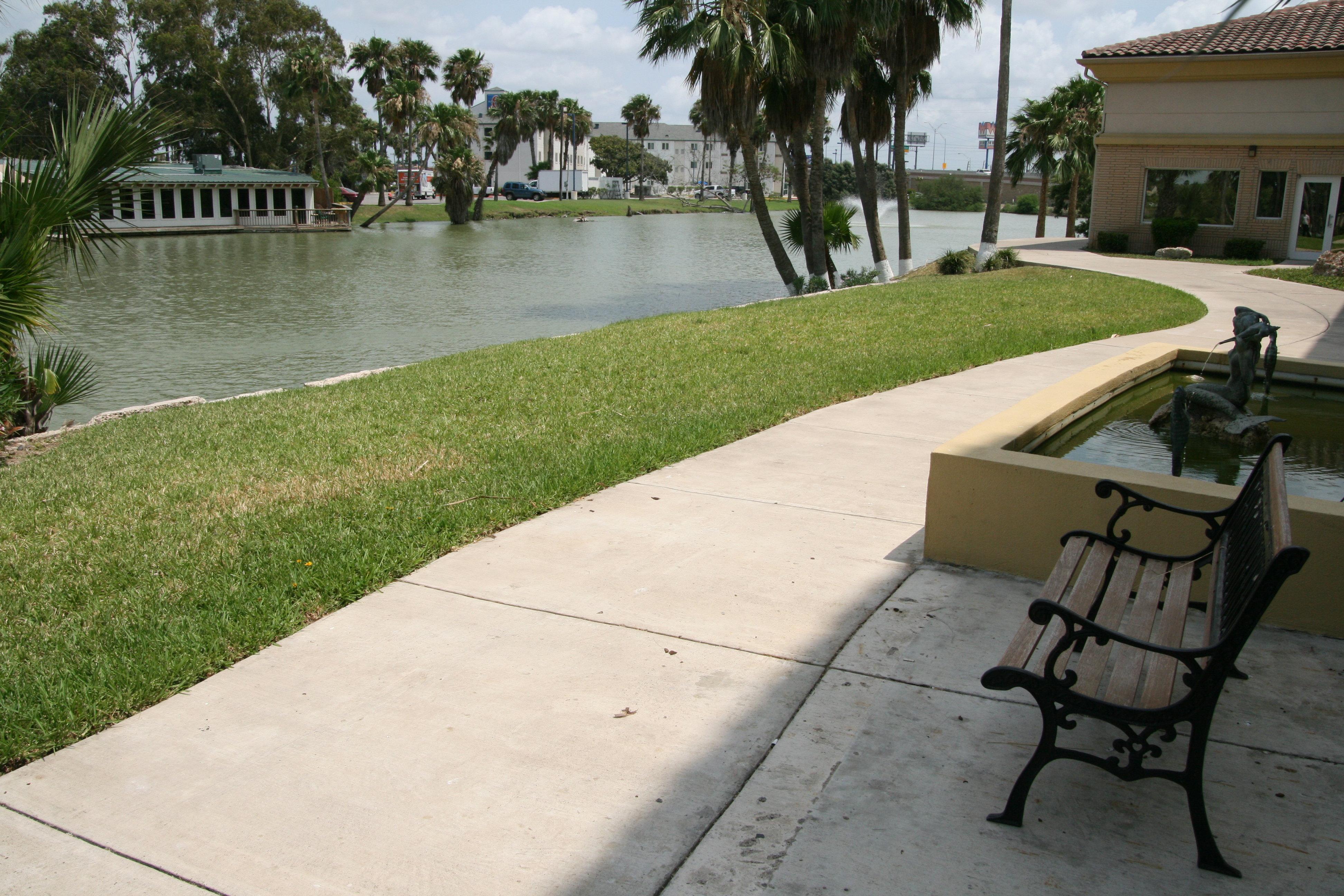 Holiday Inn Express Hotel And Suites Brownsville By Ihg Eksteriør billede