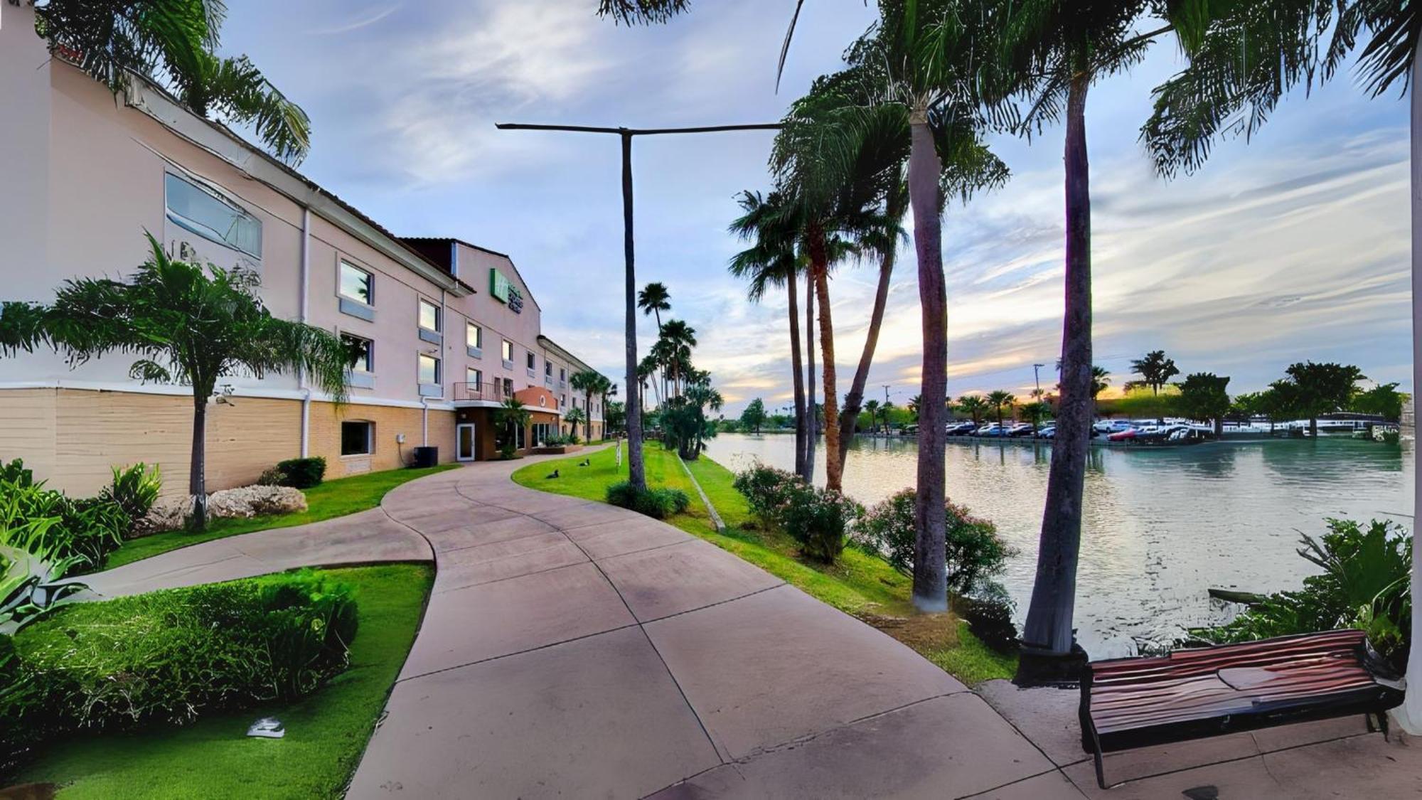 Holiday Inn Express Hotel And Suites Brownsville By Ihg Eksteriør billede