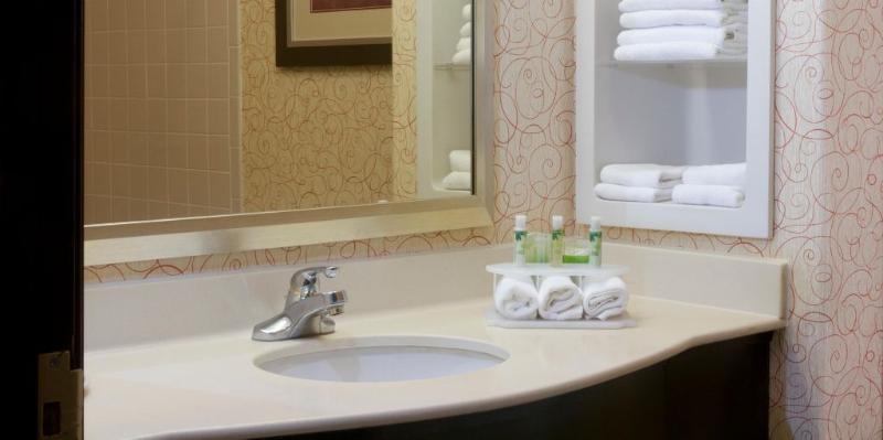 Holiday Inn Express Hotel And Suites Brownsville By Ihg Eksteriør billede