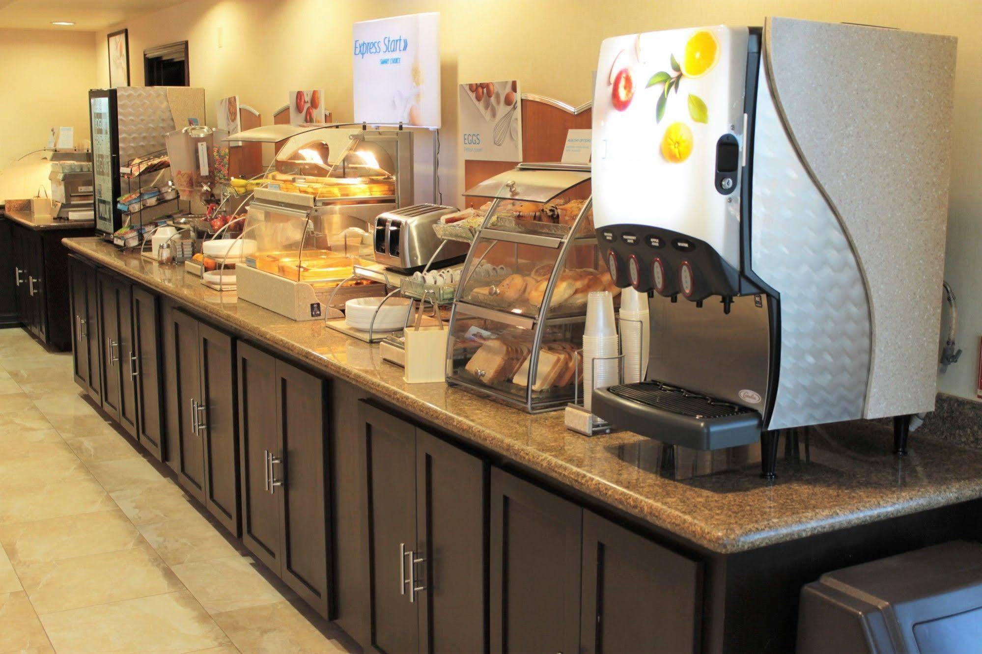 Holiday Inn Express Hotel And Suites Brownsville By Ihg Eksteriør billede