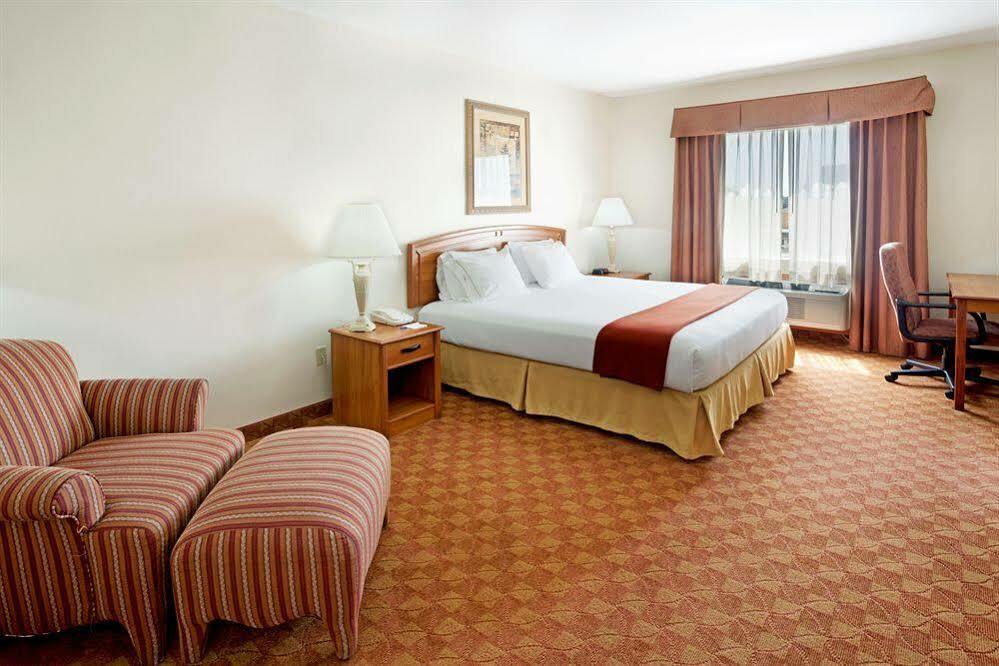 Holiday Inn Express Hotel And Suites Brownsville By Ihg Eksteriør billede