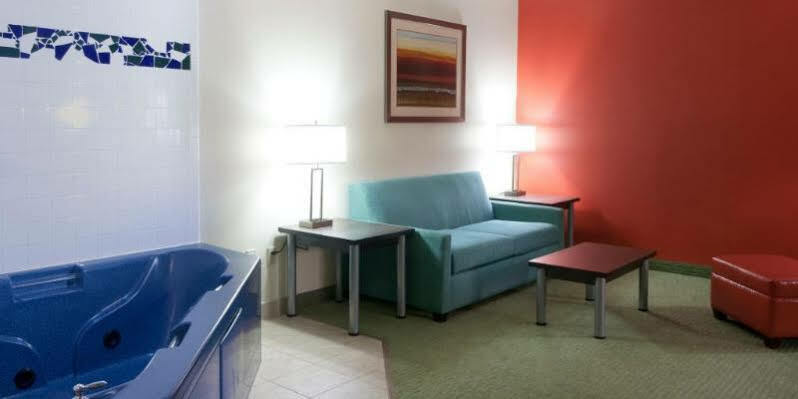 Holiday Inn Express Hotel And Suites Brownsville By Ihg Eksteriør billede
